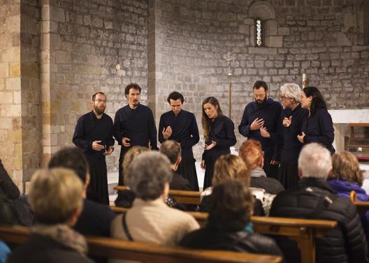 "MuOM - Ecstatic Voices" marca y proyecto